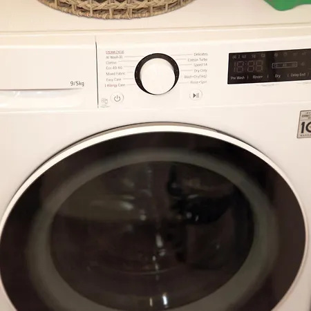 New 3-bed & Free Garage Parking Apartment Vantaa