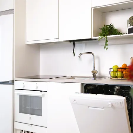 New 3-bed & Free Garage Parking Appartement